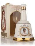 A bottle of Bells Queen Elizabeth II 60th Birthday 1986 Decanter