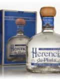 A bottle of Herencia de Plata Blanco