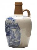 A bottle of Glendarroch / Auld Lang Syne / White and Blue Flagon / 1930s