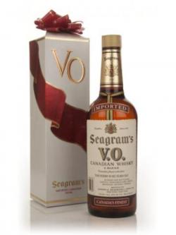 Seagram's V.O. 6 Year Old - 1983 (Christmas Packaging)